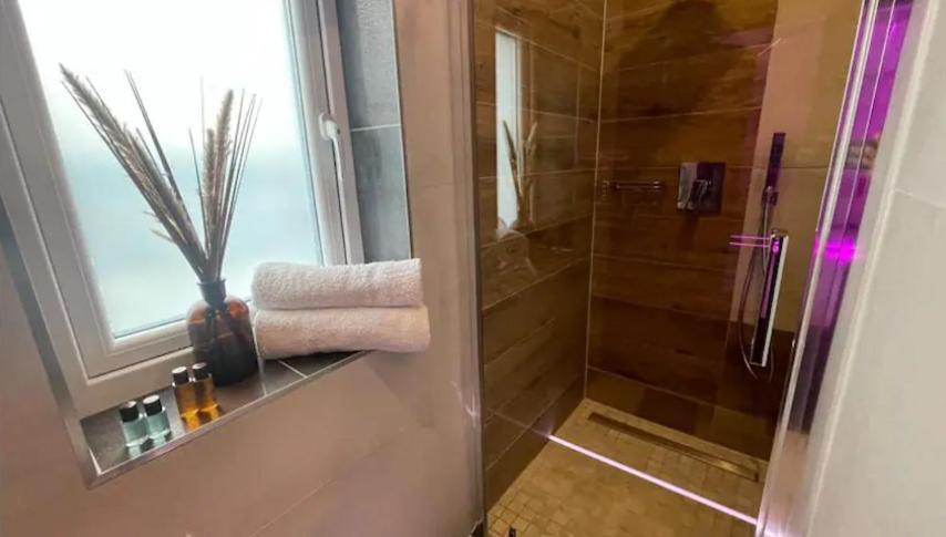#4 Tgha Luxury One Bedroom Apartment In آثلون المظهر الخارجي الصورة