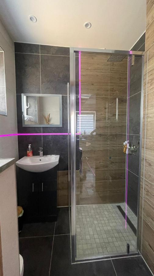 #4 Tgha Luxury One Bedroom Apartment In آثلون المظهر الخارجي الصورة